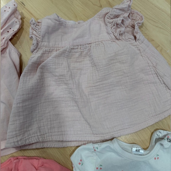 H&M 18 month bundle set! - Picture 6 of 11